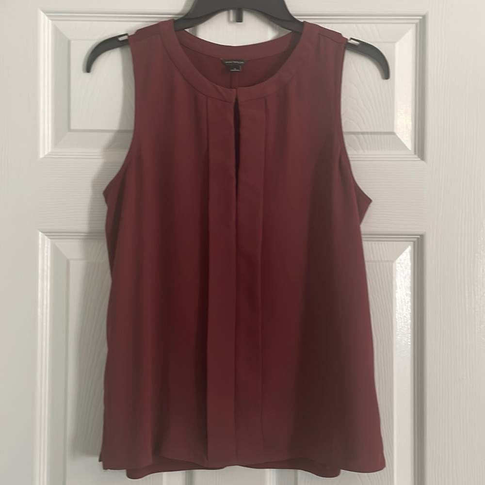 Ann Taylor Rust colored sleeveless blouse size small